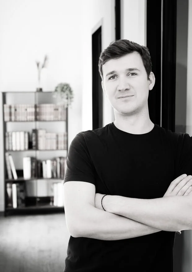 Portrait photographique de Antoine Pierre - Avocat en droit des affaires