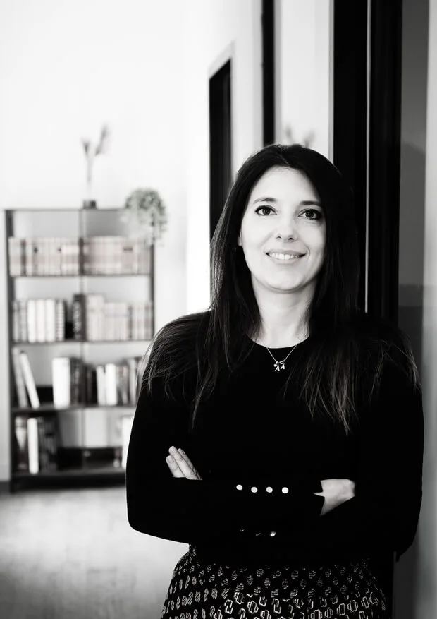 Portrait photographique de Élise Fromonot - Avocate en droit des affaires
