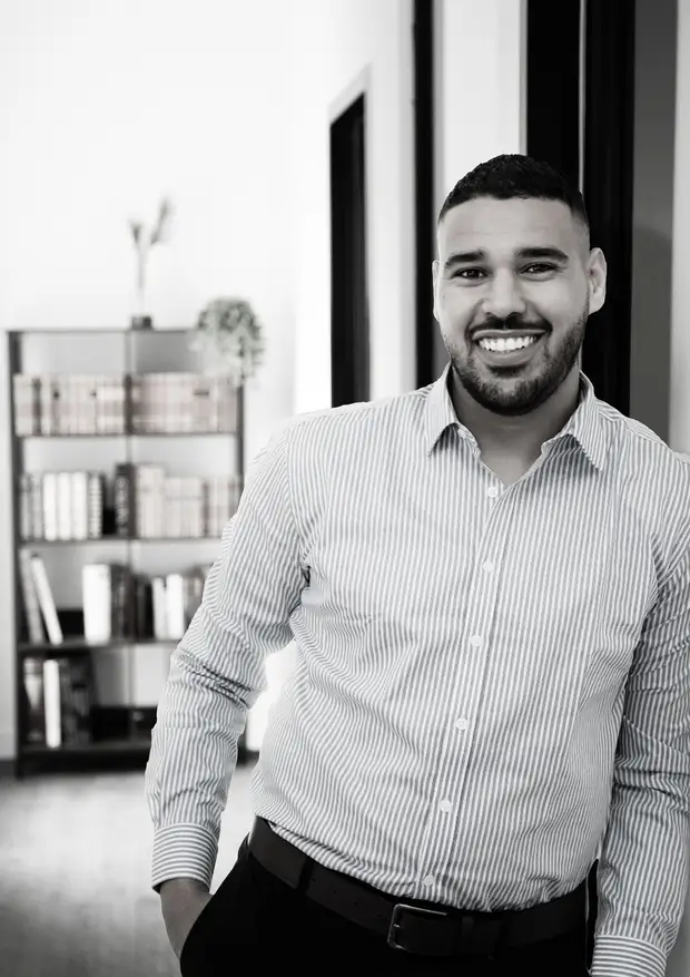 Portrait photographique de Hocine Baghdadi - Avocat en droit des affaires